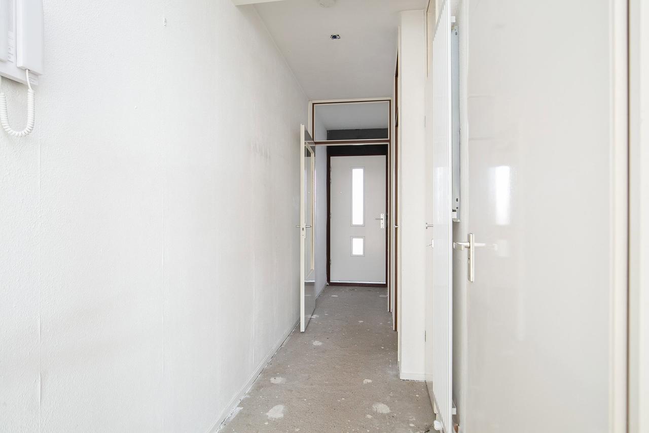 2-kamerappartement met balkon op de 12e - Afbeelding 11