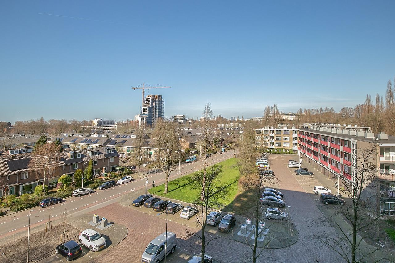 2-kamerappartement met balkon op de 12e - Afbeelding 13