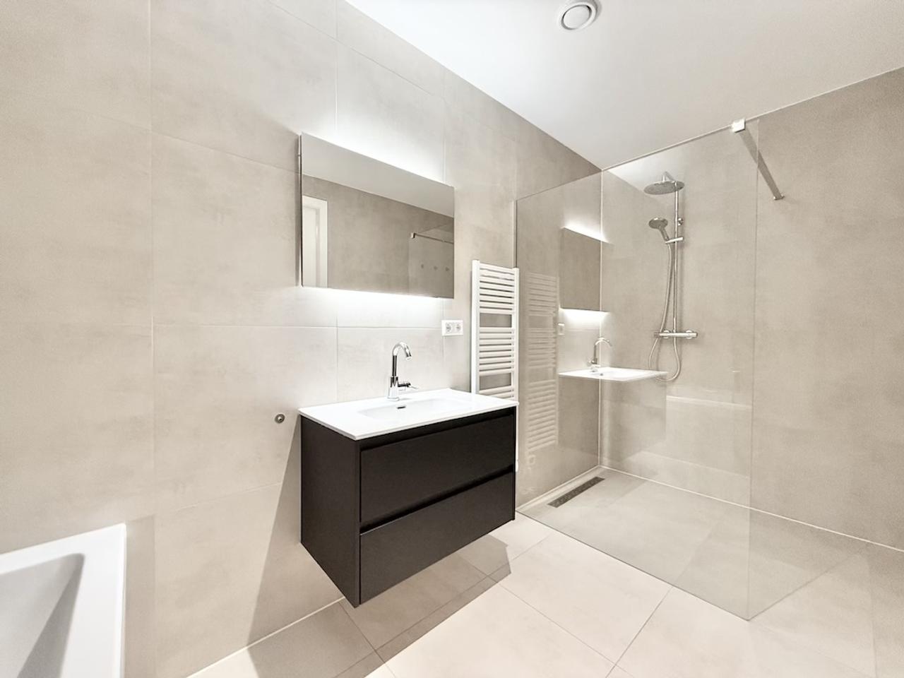 127 m² appartement met tuin in Oude Noorden - Afbeelding 14