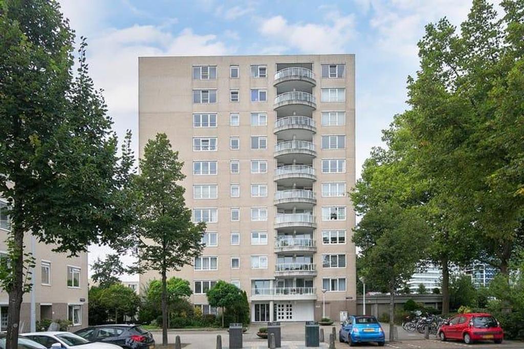 140 m² met balkon, lift en parkeerplek - Afbeelding 1