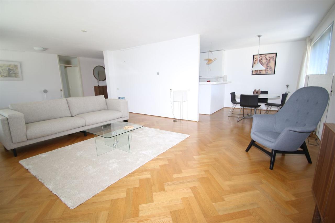 140 m² met balkon, lift en parkeerplek - Afbeelding 2