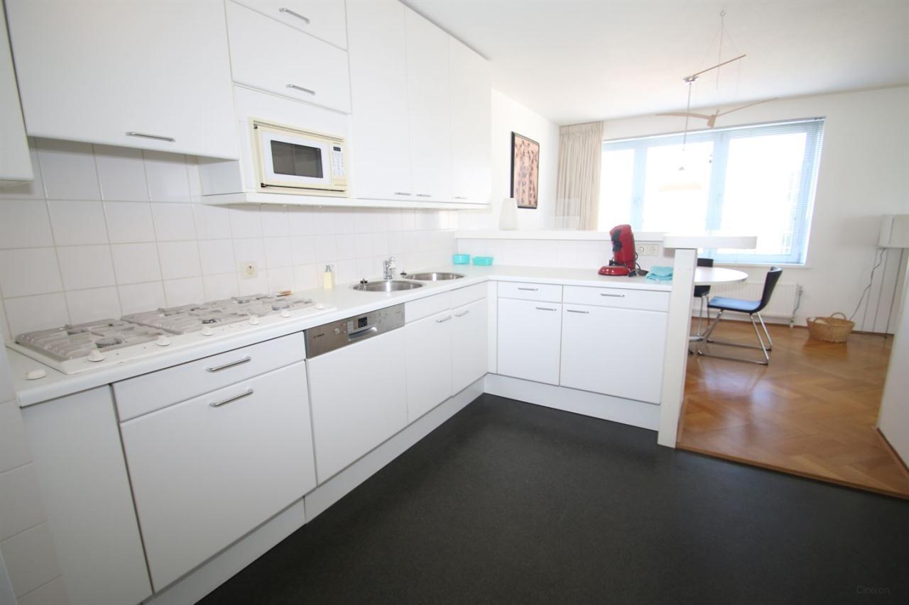 140 m² met balkon, lift en parkeerplek - Afbeelding 5