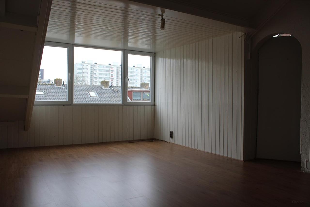 Tussenwoning met 4 slaapkamers en tuin - Afbeelding 9