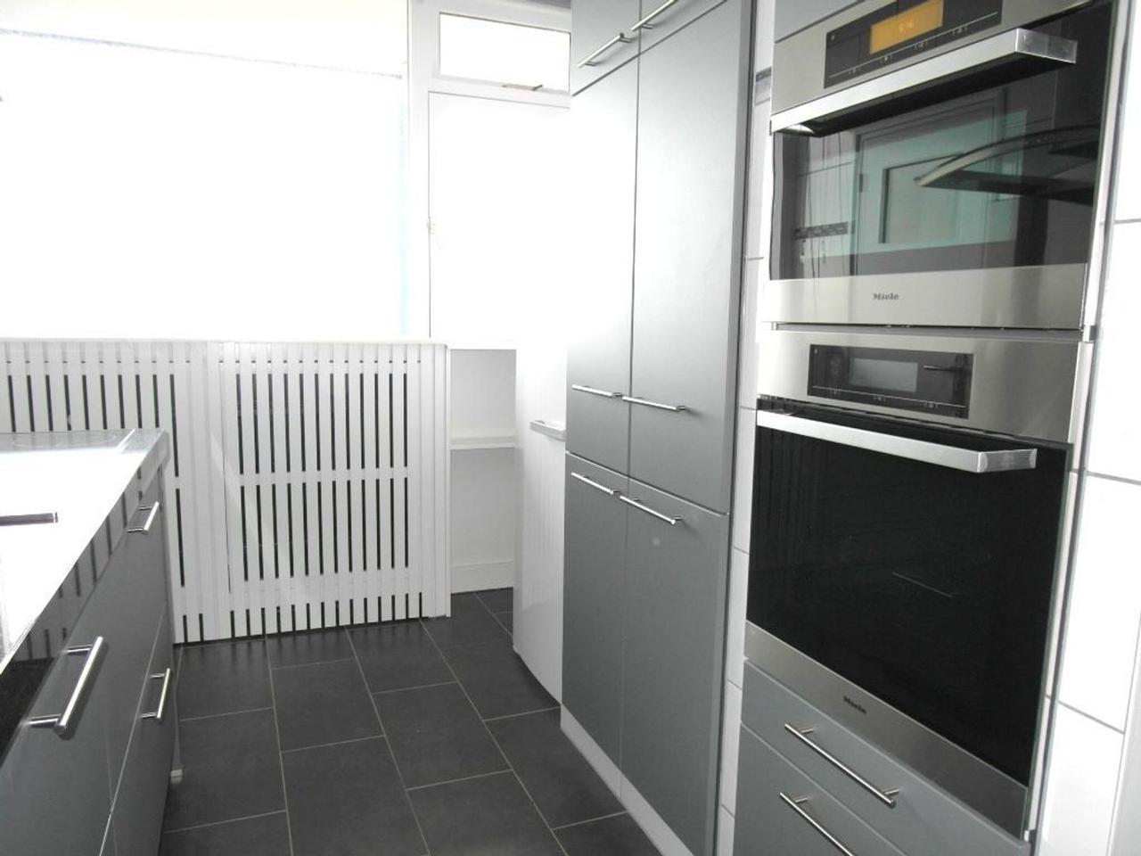 115 m² Apartment with Sunny Balcony in Delft - Image 14