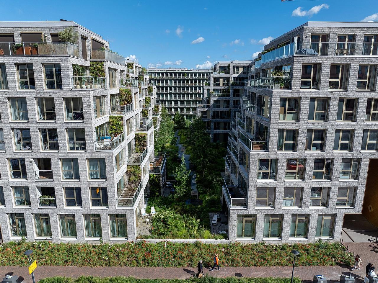 3-kamerappartement met zonnig balkon aan het IJ - Afbeelding 2