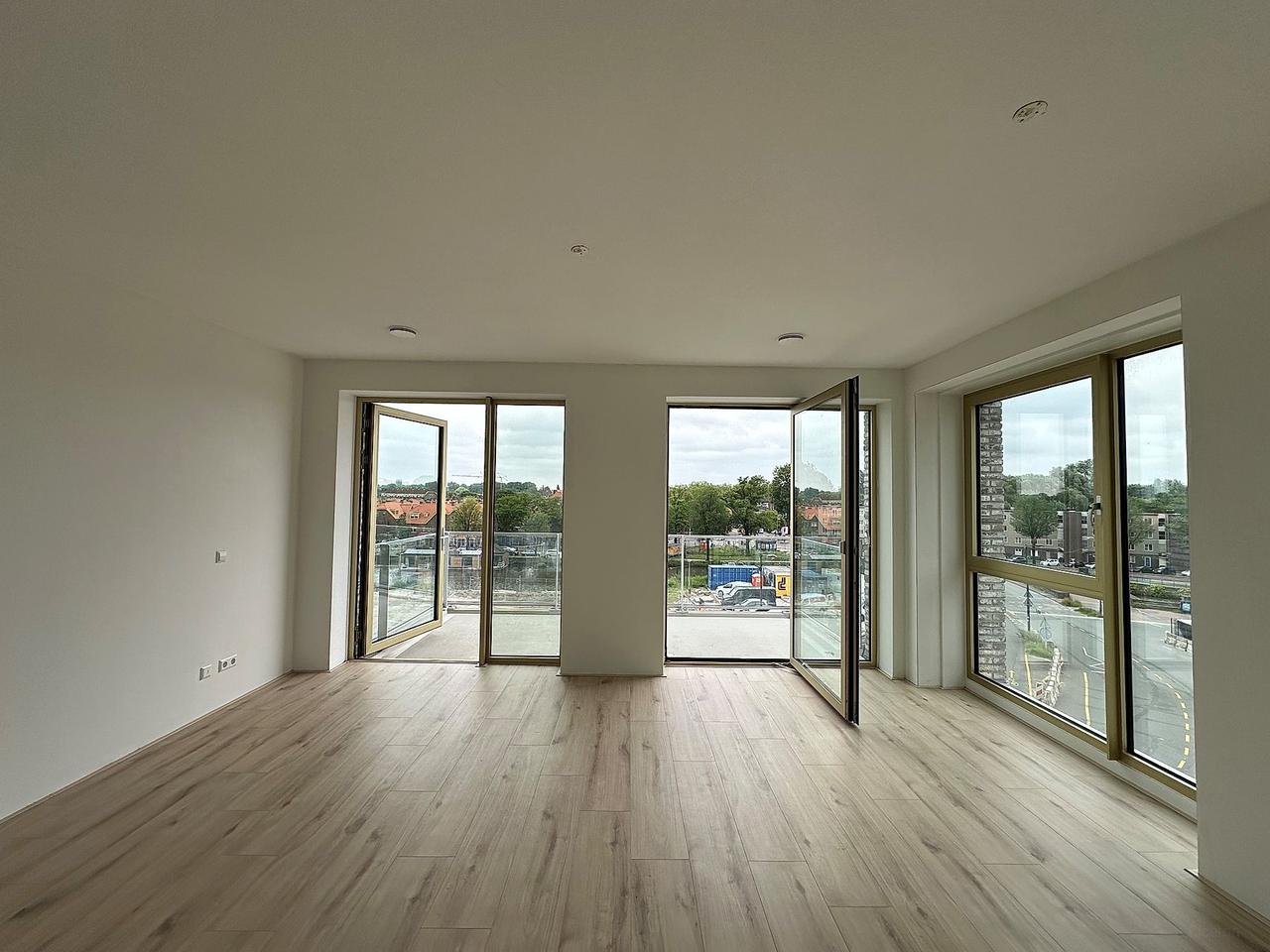 3-kamerappartement met zonnig balkon aan het IJ - Afbeelding 4