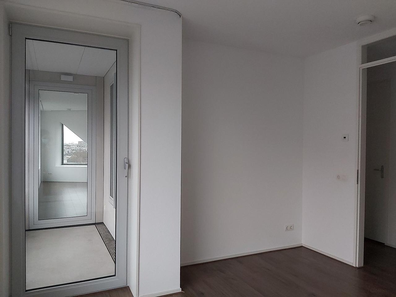Licht 3-kamerappartement met loggia - Afbeelding 7