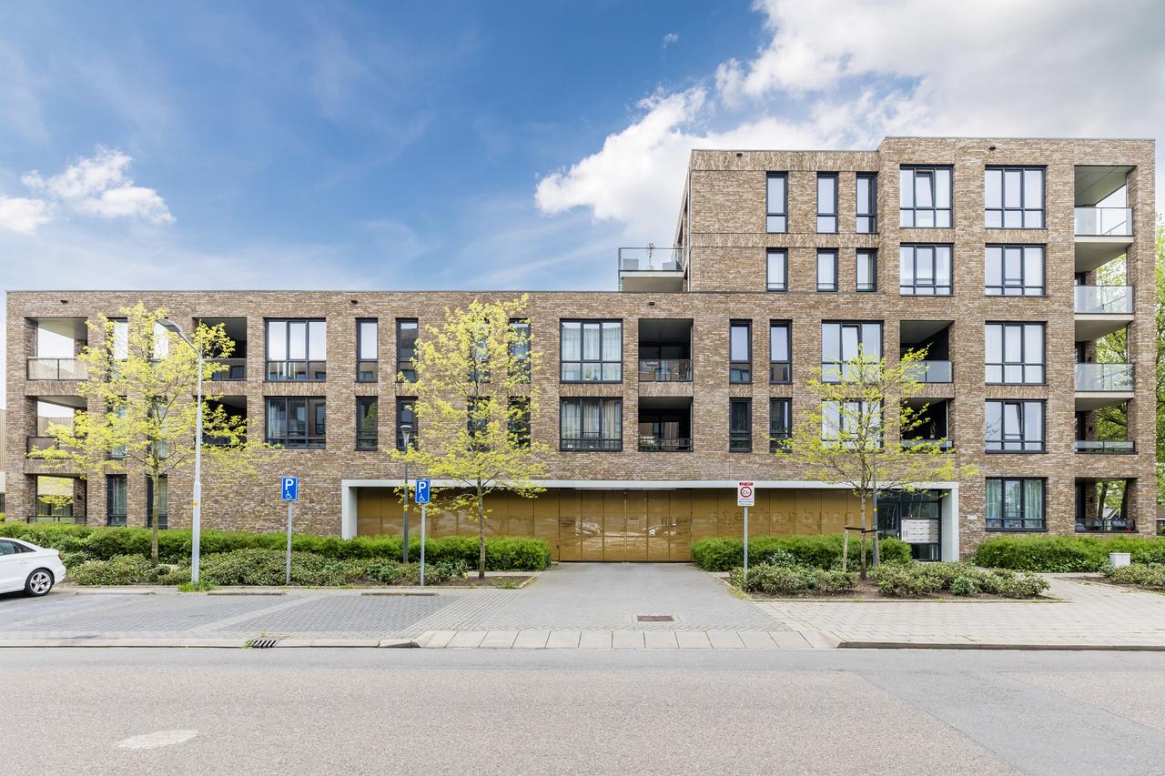 3-kamerappartement met balkon en parkeerplek - Afbeelding 1