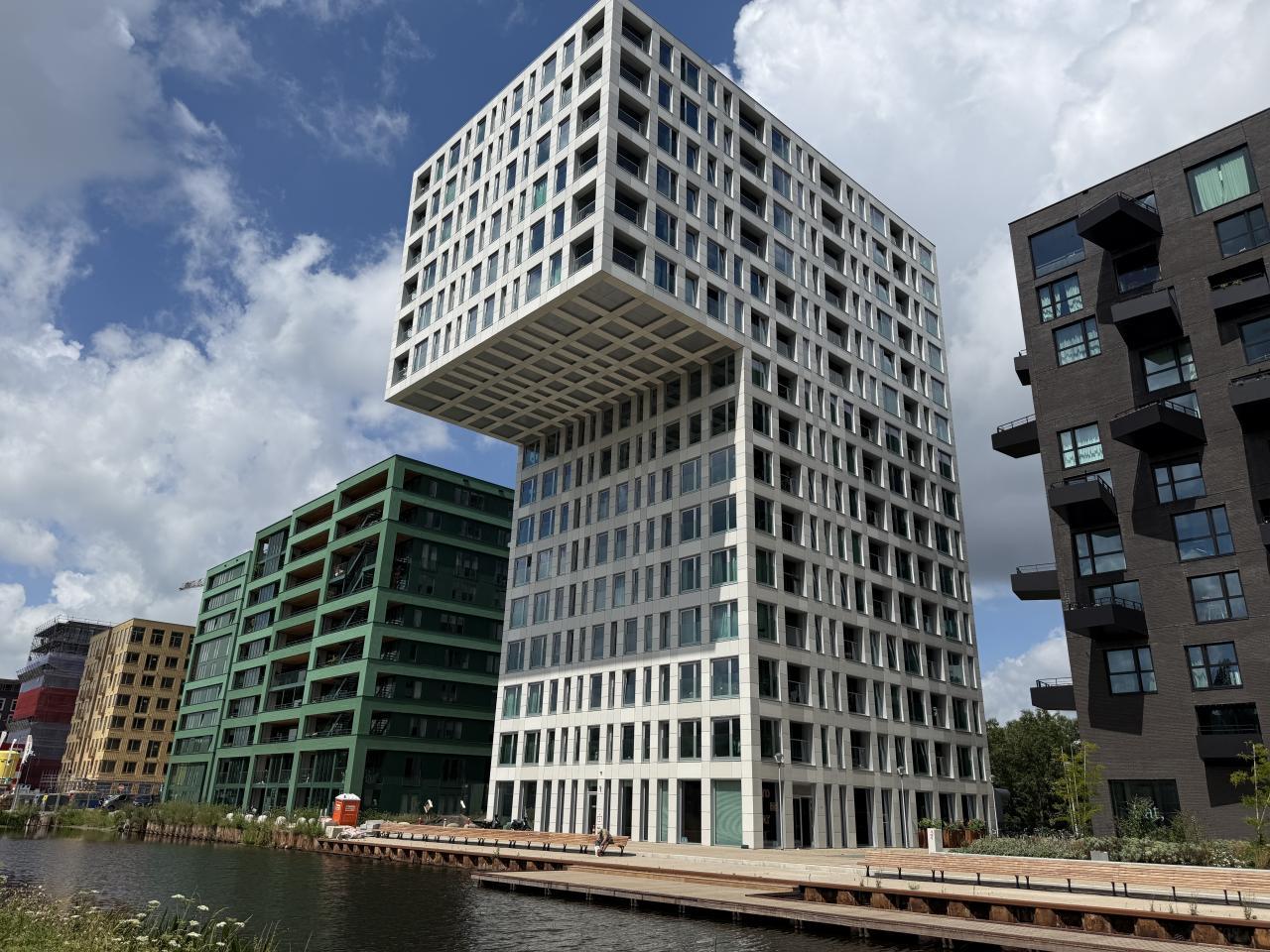 3-kamerappartement met lift in Sloterdijk - Afbeelding 1