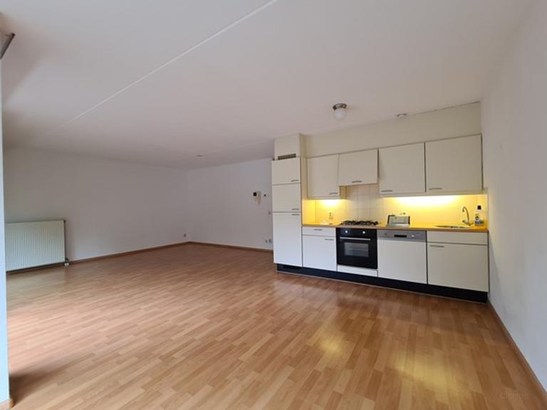 Apartment with balcony and 2 parking spaces - Image 5