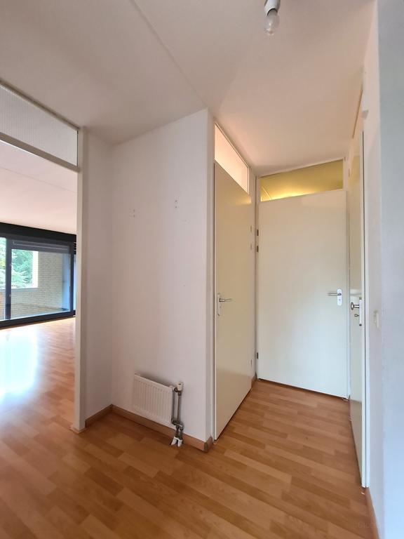 Apartment with balcony and 2 parking spaces - Image 13