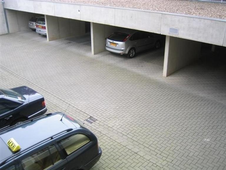 Apartment with balcony and 2 parking spaces - Image 17