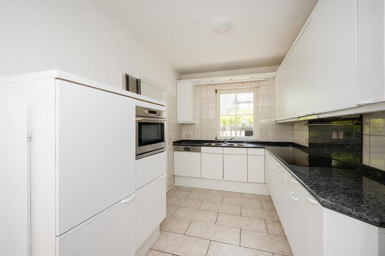 Detached Waterfront Villa in Filmwijk - Image 8
