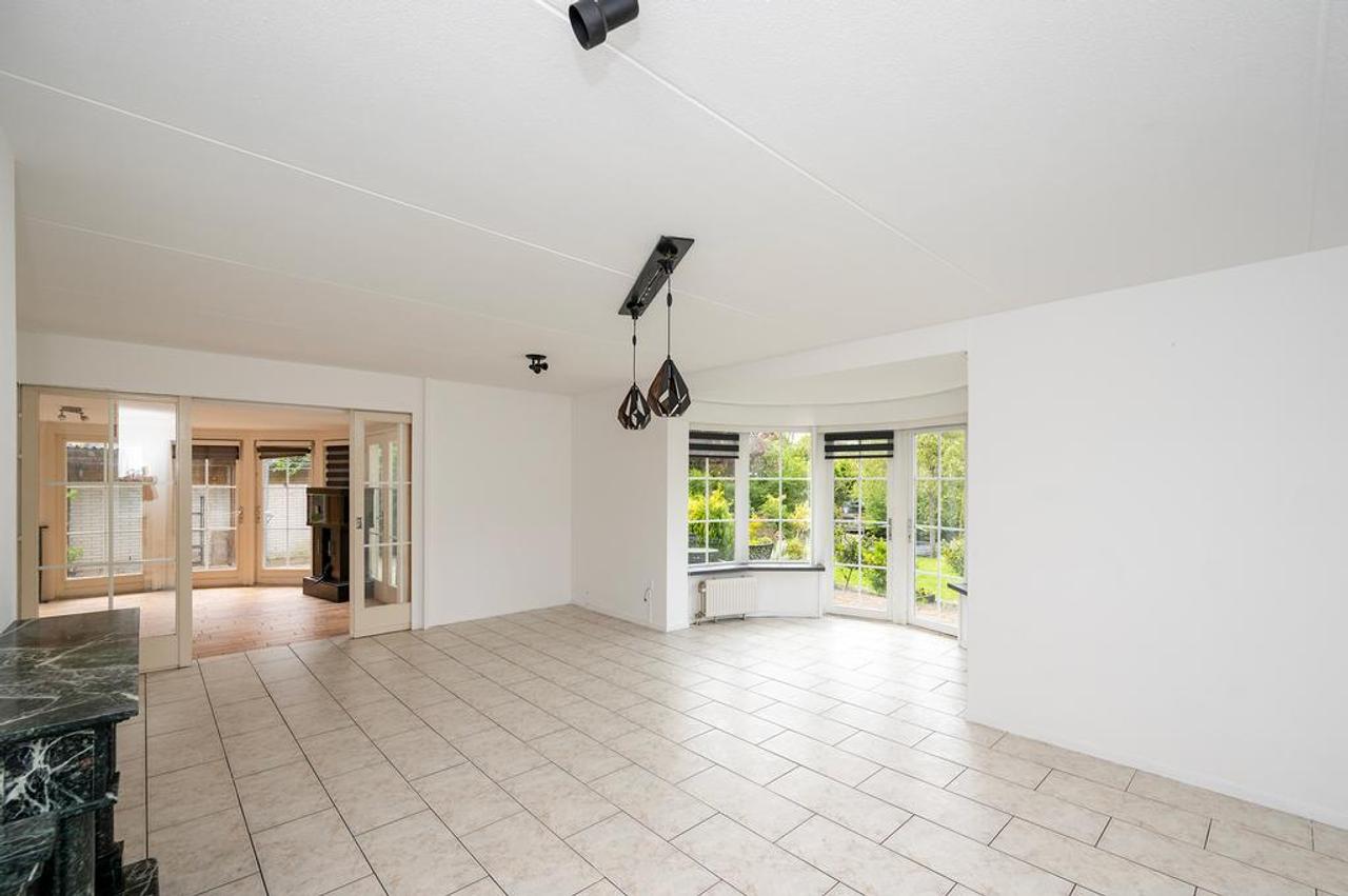 Detached Waterfront Villa in Filmwijk - Image 14