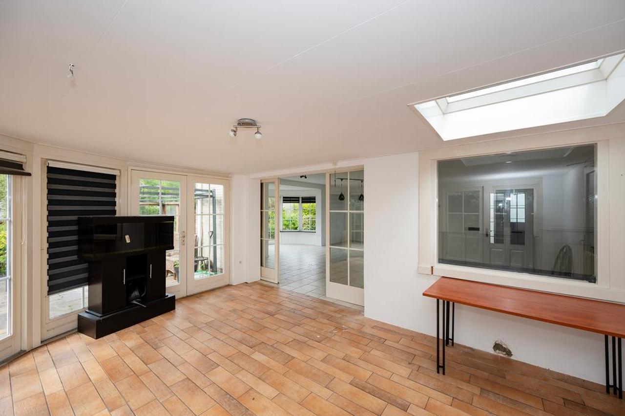 Detached Waterfront Villa in Filmwijk - Image 16