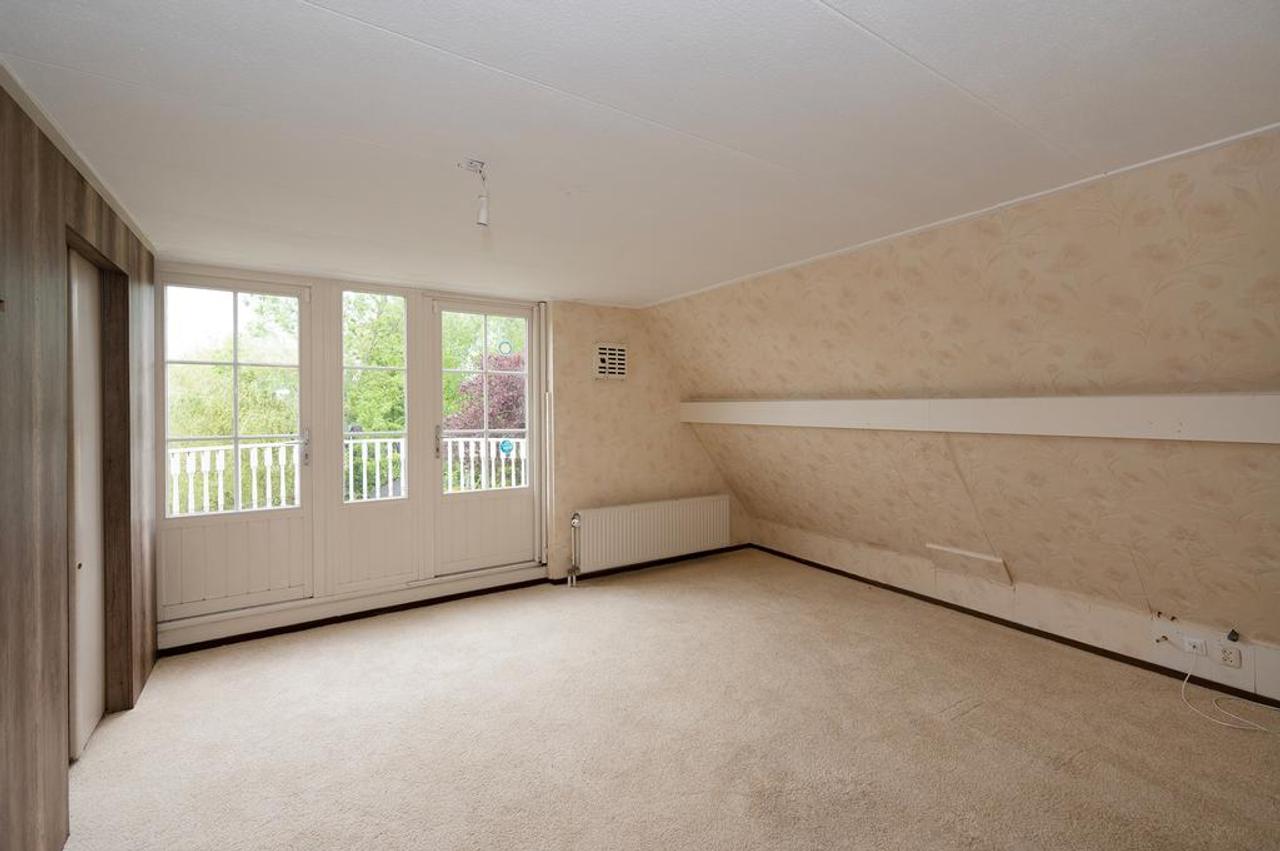 Detached Waterfront Villa in Filmwijk - Image 19