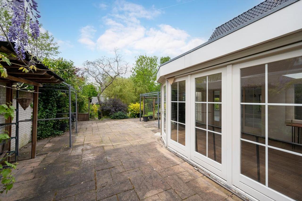 Detached Waterfront Villa in Filmwijk - Image 27