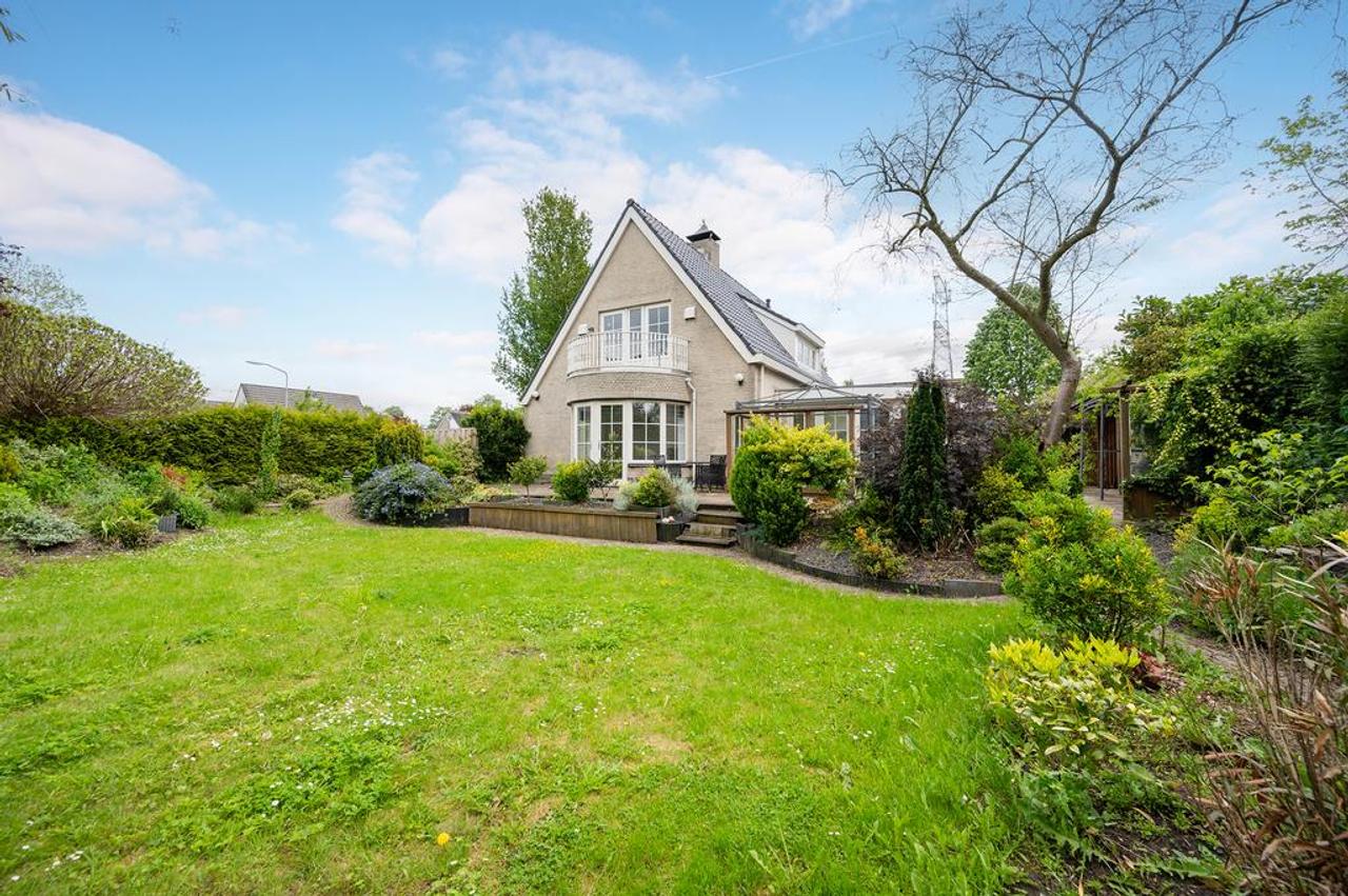 Detached Waterfront Villa in Filmwijk - Image 29