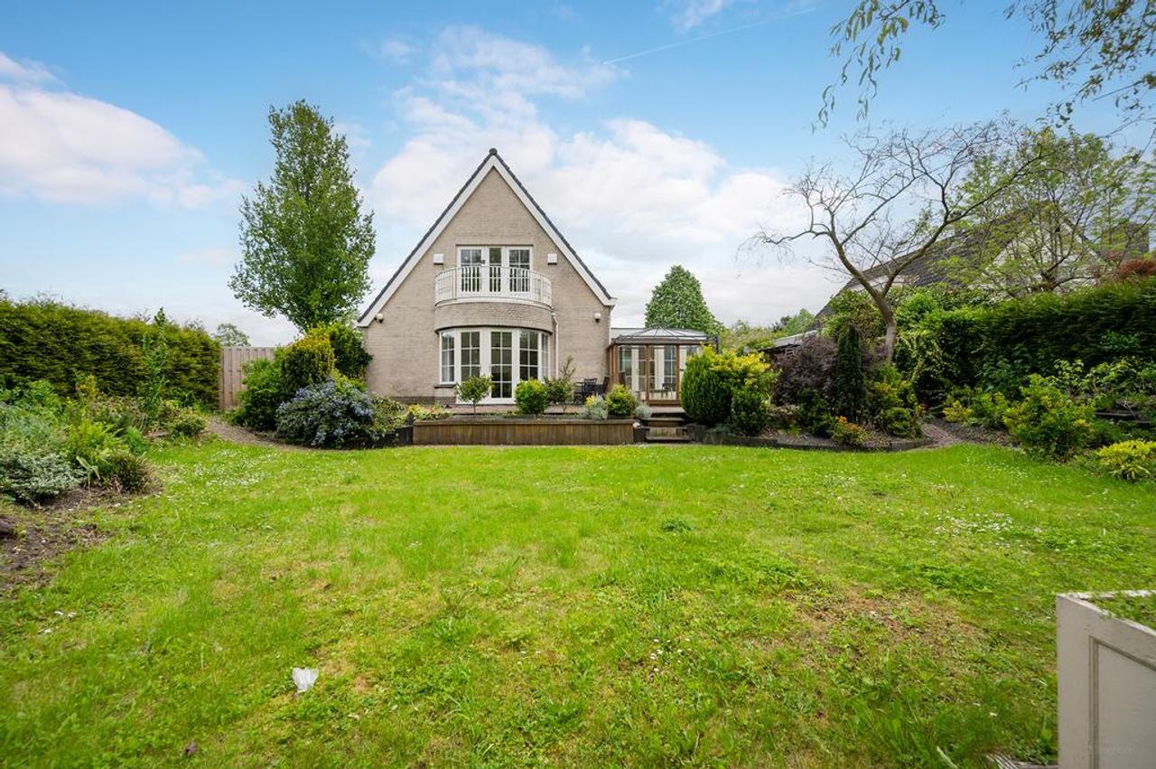 Detached Waterfront Villa in Filmwijk - Image 30