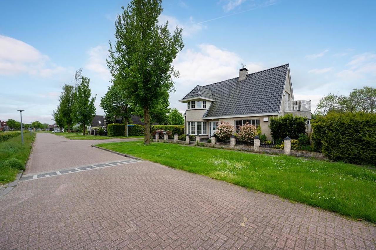 Detached Waterfront Villa in Filmwijk - Image 33