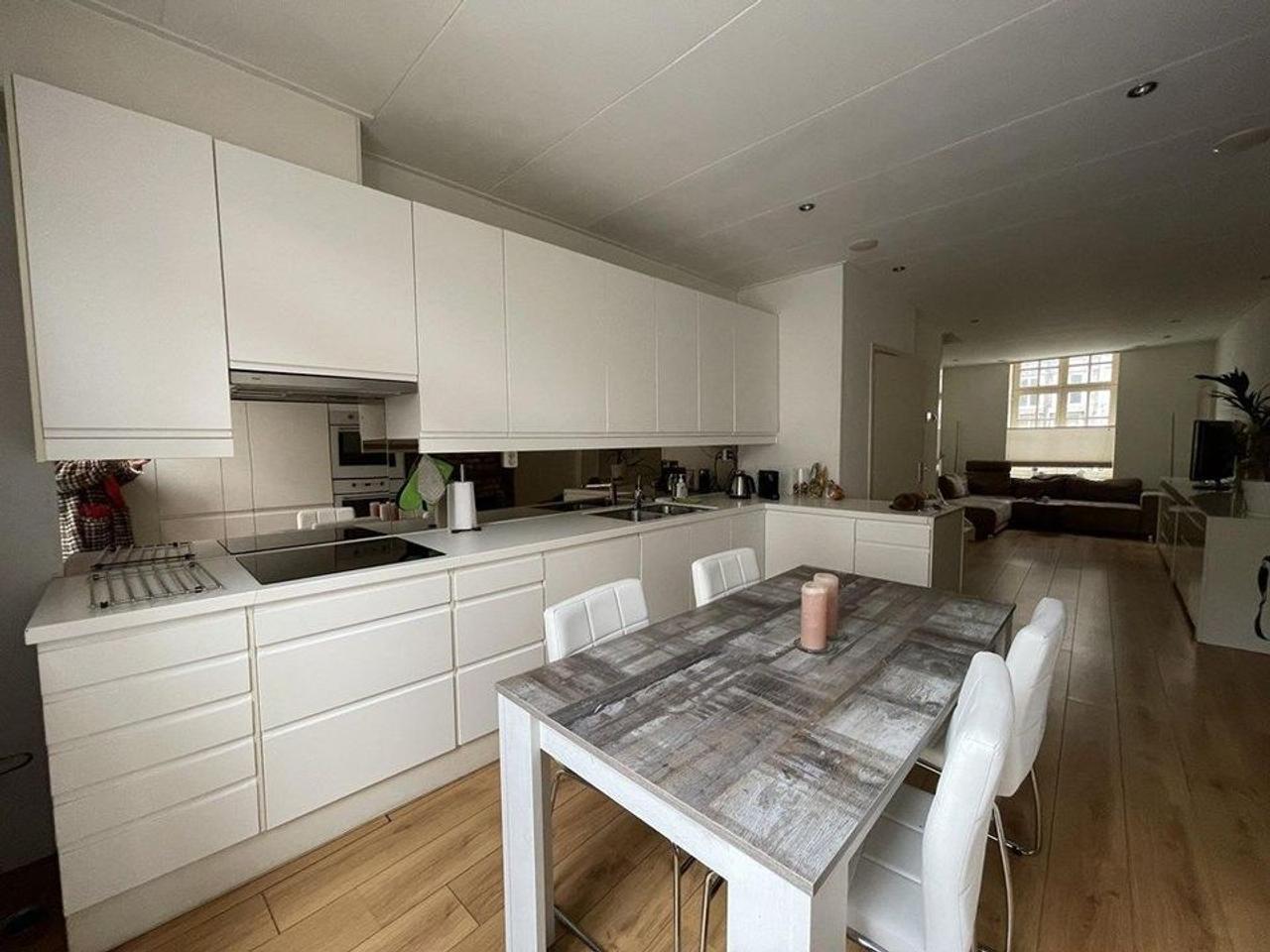 4-room apartment in Jekerkwartier - Image 1