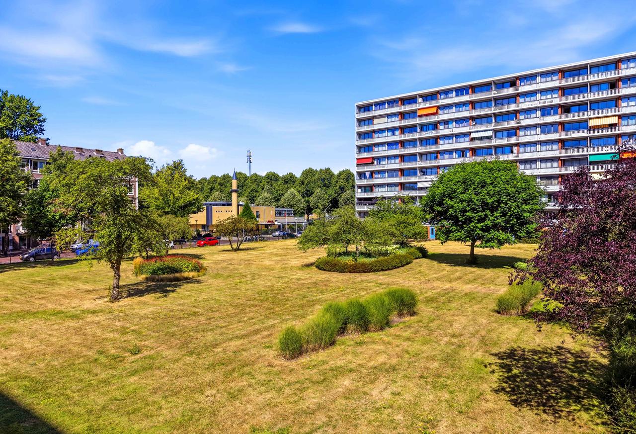 Gemeubileerd 3-kamerappartement met balkon - Afbeelding 2