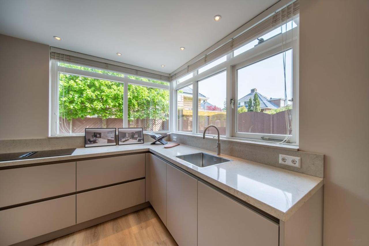 200 m² wonen met 4 slaapkamers en tuin - Afbeelding 12