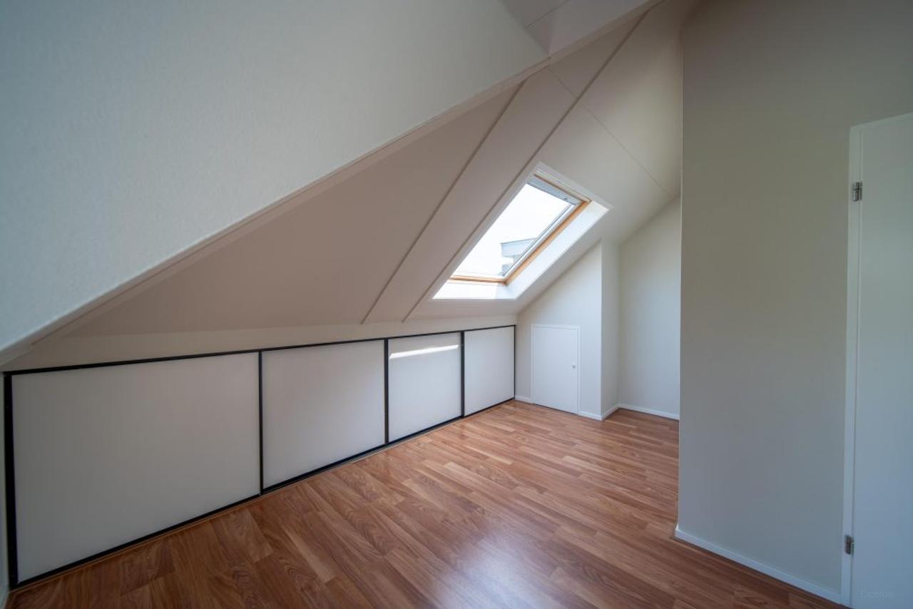 200 m² wonen met 4 slaapkamers en tuin - Afbeelding 34