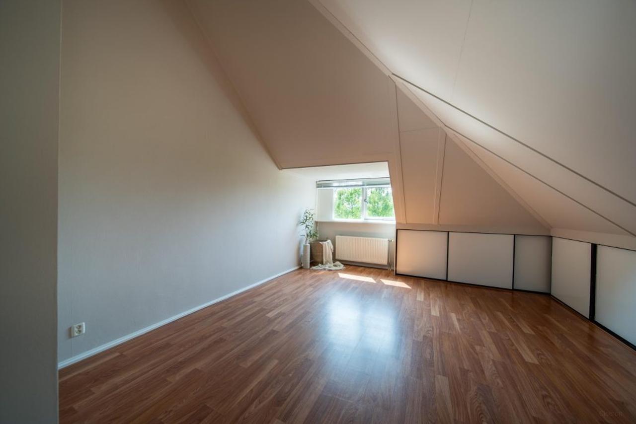 200 m² wonen met 4 slaapkamers en tuin - Afbeelding 35