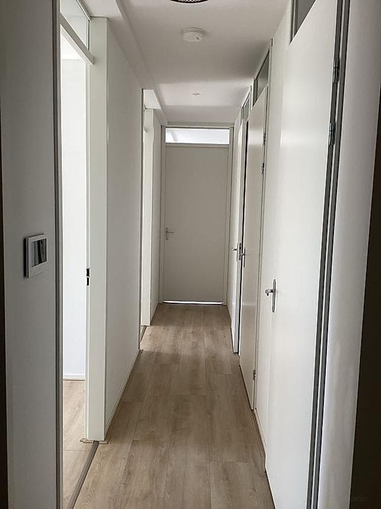 99 m² appartement met 2 slaapkamers - Afbeelding 3