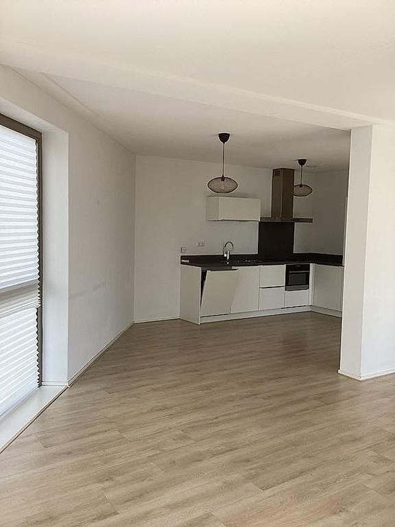 99 m² appartement met 2 slaapkamers - Afbeelding 4