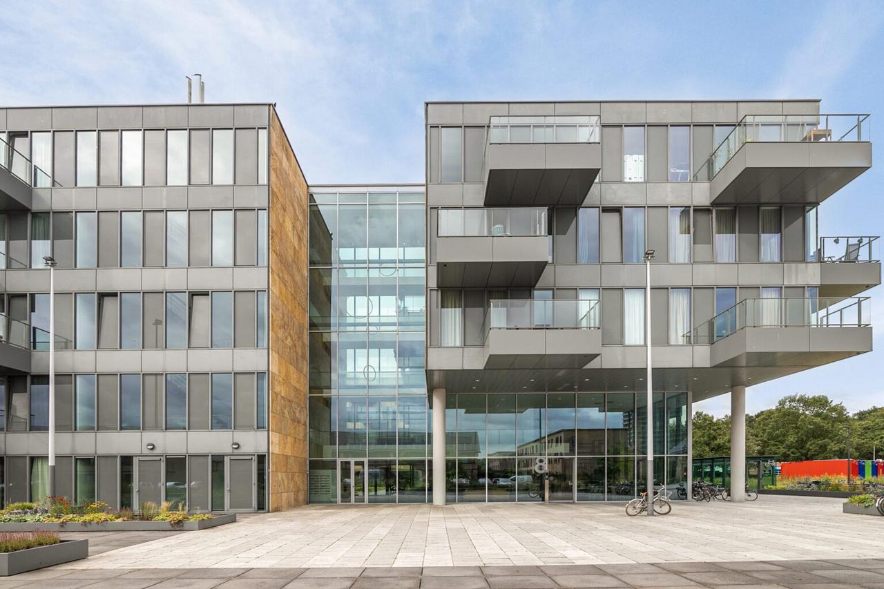 Bright 1-bedroom apartment with balcony - Image 12