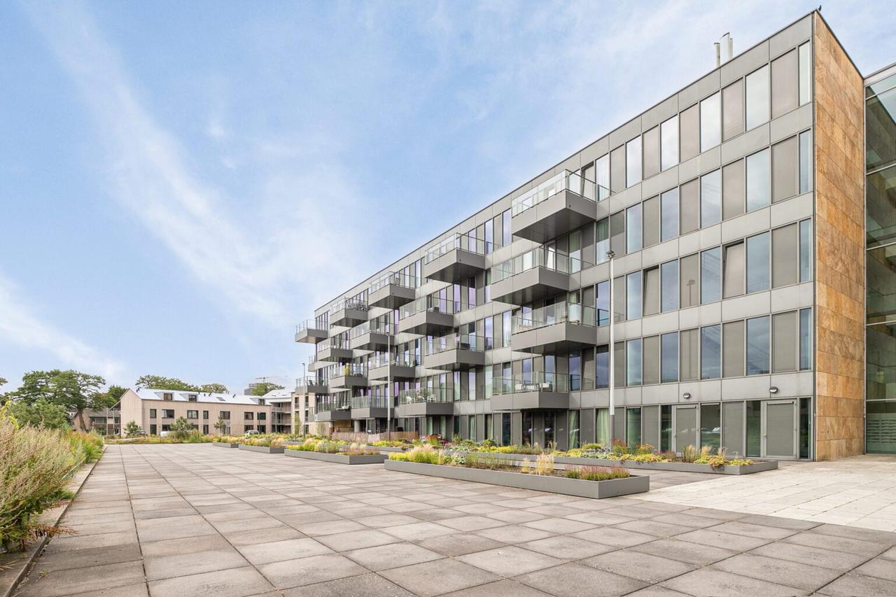 Bright 1-bedroom apartment with balcony - Image 13