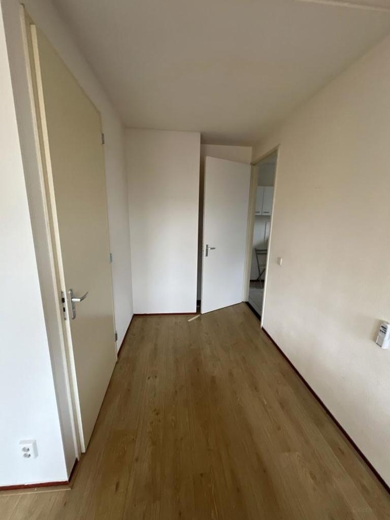 23 m² Semi-Studio with Private Bathroom - Image 2
