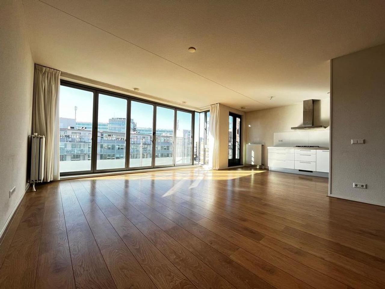 Licht 3-kamerappartement aan Erasmuspark - Afbeelding 1