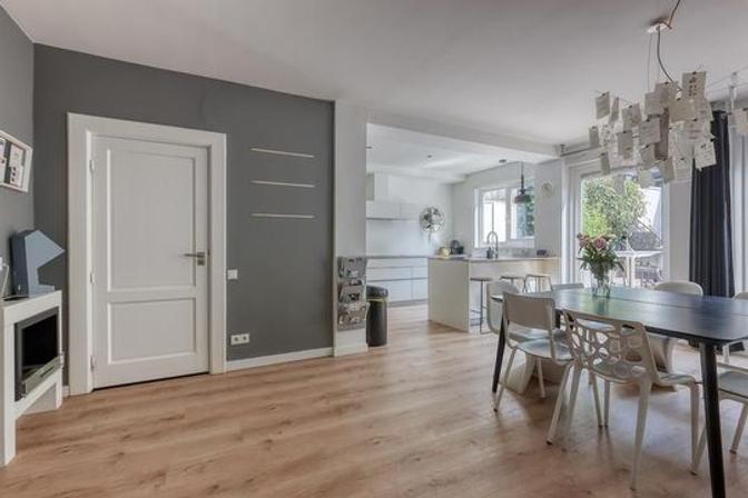 300 m² Terraced House with 5 Bedrooms - Image 4