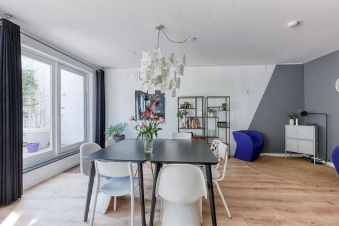 300 m² Terraced House with 5 Bedrooms - Image 5