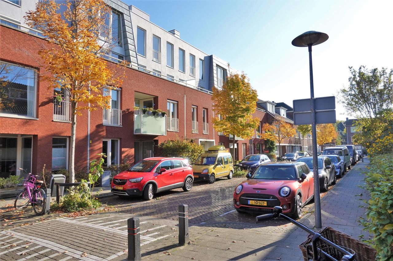 Gemeubileerd 2-kamerappartement met balkon - Afbeelding 5