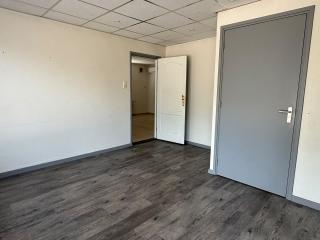 176 m² Living Space with 4 Bedrooms - Image 3