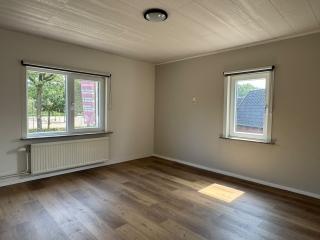 176 m² Living Space with 4 Bedrooms - Image 13