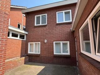 176 m² Living Space with 4 Bedrooms - Image 23