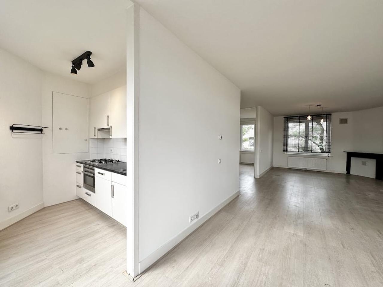 Balkon en 60 m² in de Rivierenbuurt - Afbeelding 1