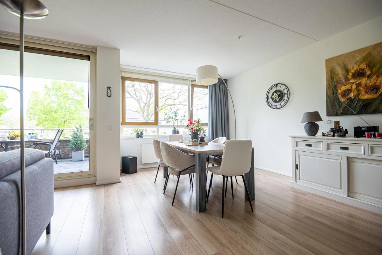 Groot balkon en lift in Haarwijk West - Afbeelding 2