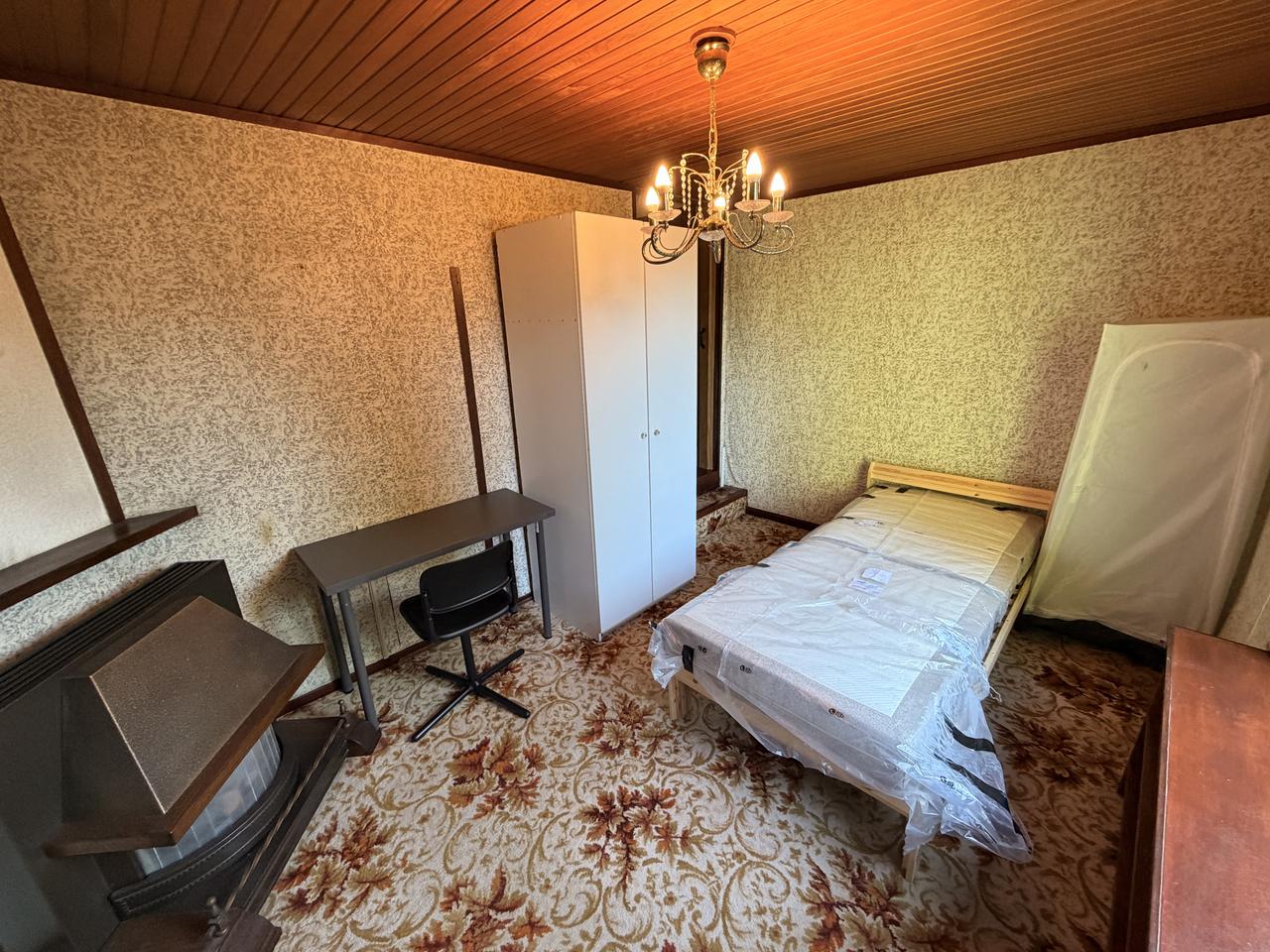 Furnished student room with garden - Image 1