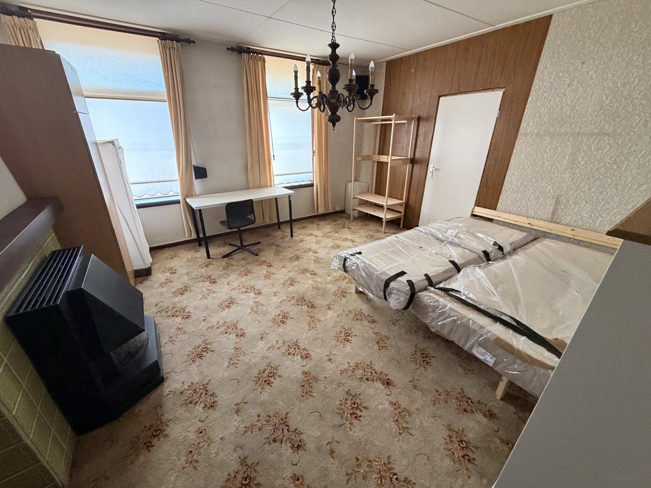Furnished student room with garden - Image 3