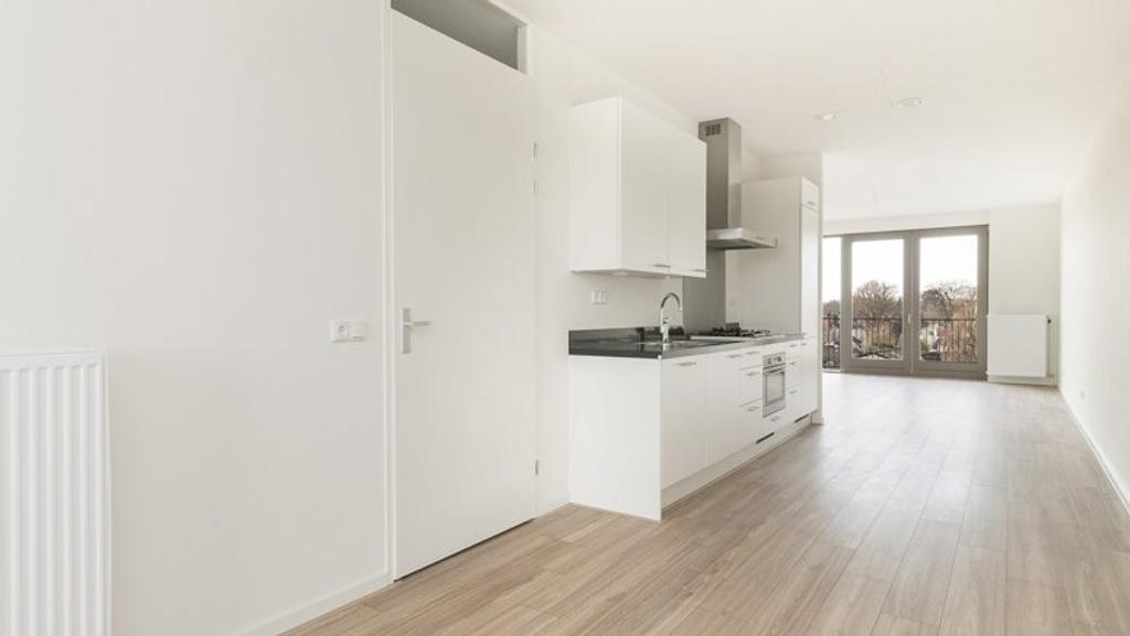 88 m² Apartment with 2 Bedrooms - Image 2