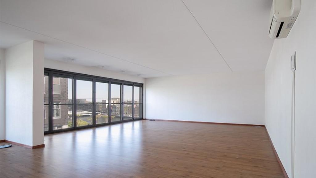 109 m² appartement met licht en parkeren - Afbeelding 2
