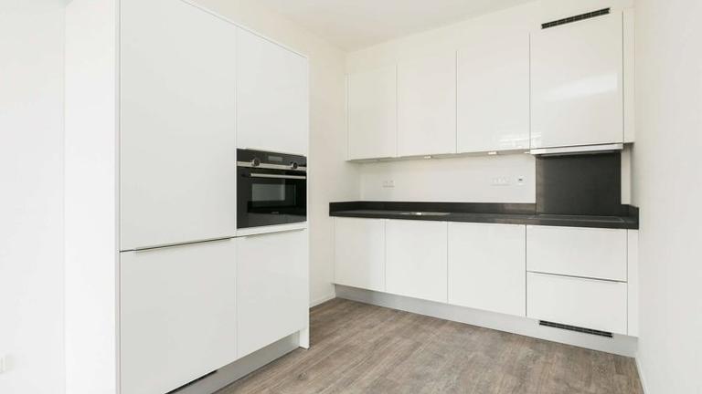 1-bedroom apartment with balcony in Frankendael - Image 4