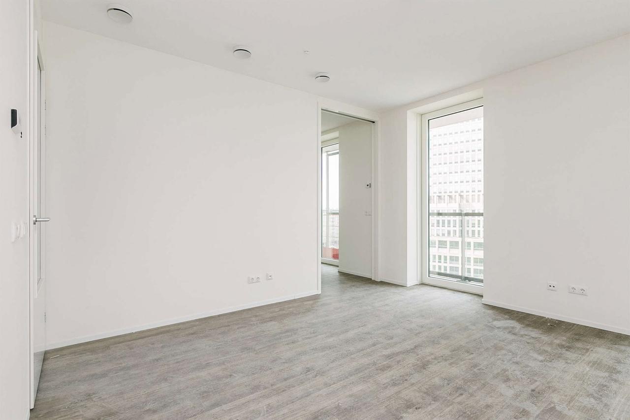 1-bedroom apartment with balcony in Frankendael - Image 5