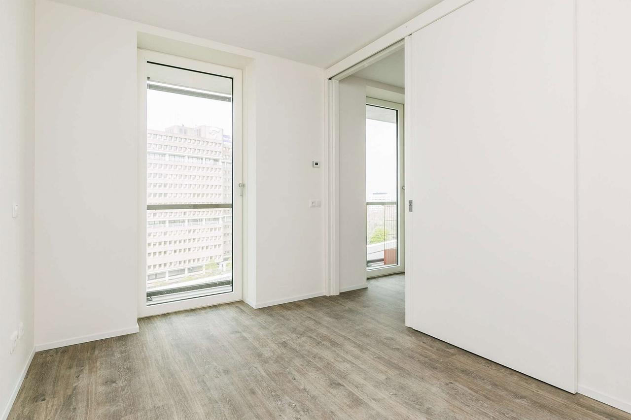 1-bedroom apartment with balcony in Frankendael - Image 7